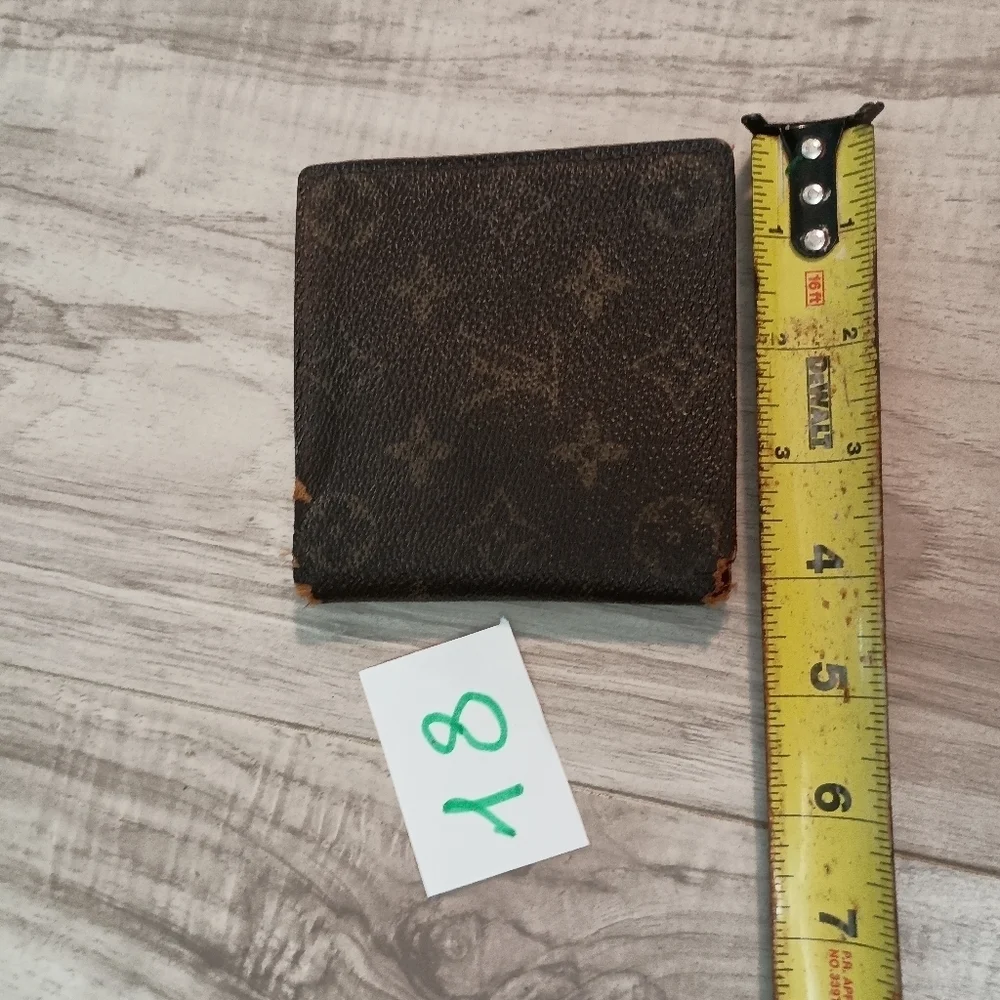 Louis Vuitton Men’s Monogram Billfold Wallet